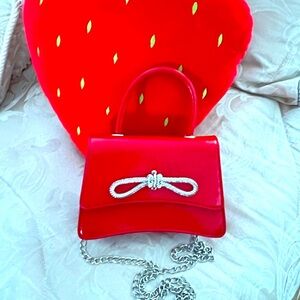 🔥❤️🔥NOATD Gorgeous Red Handbag with Chain Strap, excellent new condition